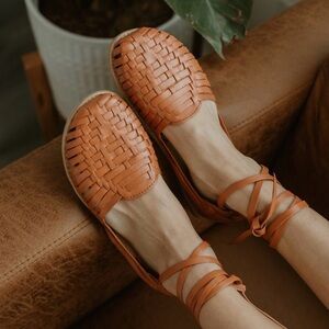 NWOT Origo The Huarache Slip-On Wide by Anya, Size 9.5 W